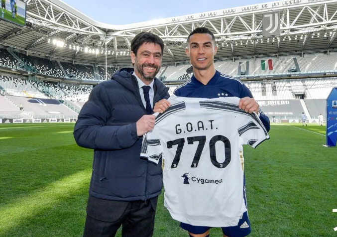 梅西12场狂造23球，赶超莱万和C罗？