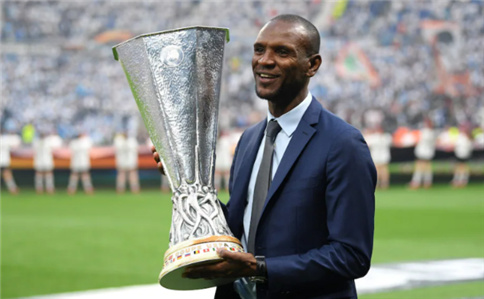 巴萨为什么没能签下内马尔？