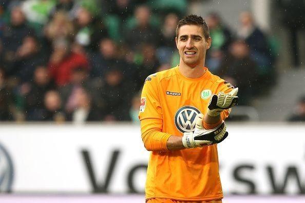 热刺能否成功引援沃尔夫斯堡门将卡斯特尔斯?