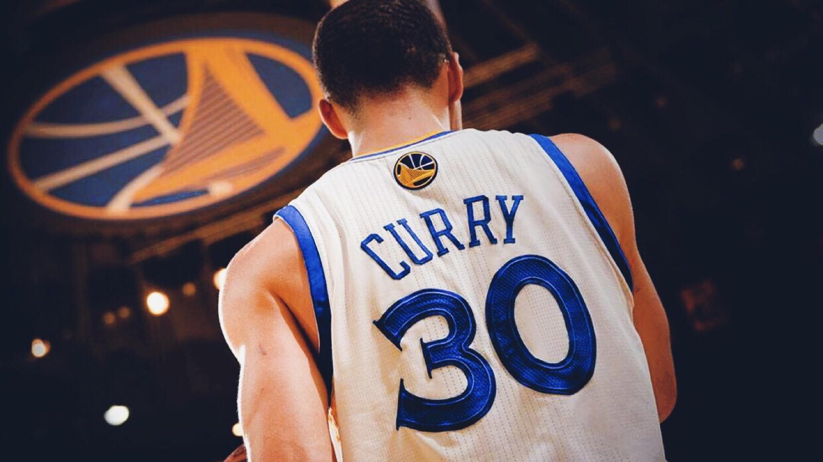 库里手写3个汉字庆祝自己微博粉丝破500万？