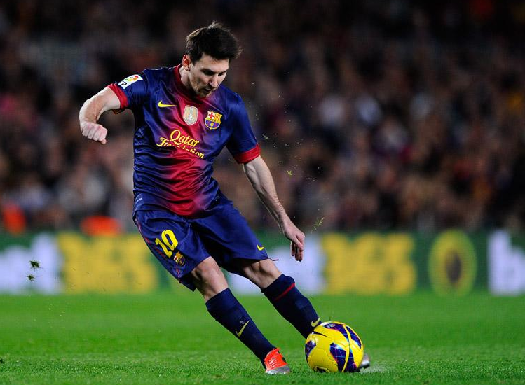 梅西不走了？梅西已经准备好和巴萨续约两年！