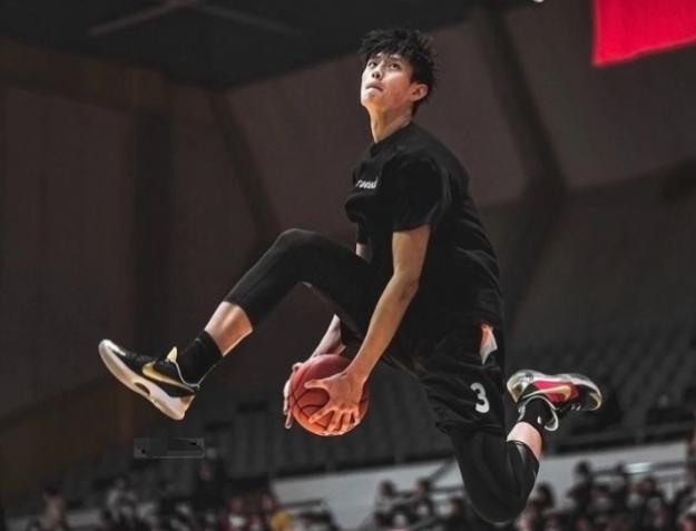 翟晓川是如何看待曾凡博事件的?