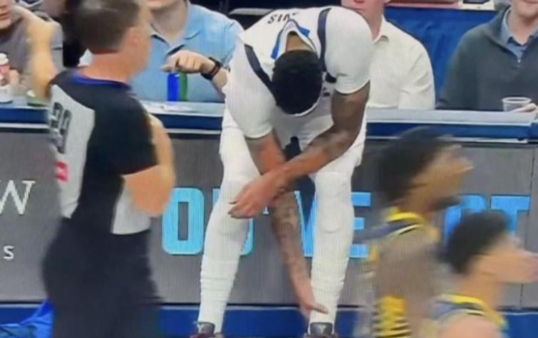 独行侠锋线核心疑似左腿跟腱伤病