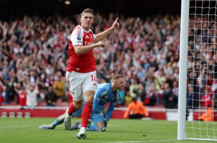 英超：哲凯赖什 “虐菜” 引争议 费迪南德发声支持