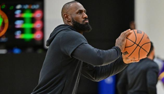 湖人辟谣詹姆斯离队传言