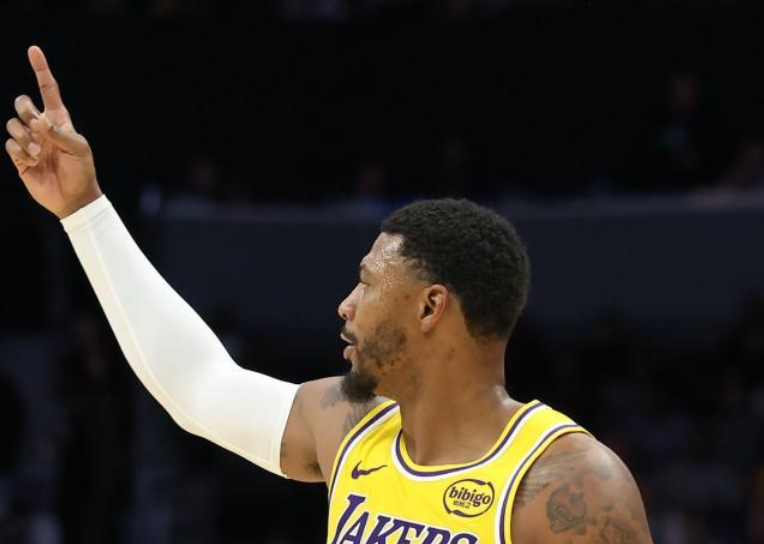 斯马特单场 7 抢断创纪录 湖人捡漏防守王牌成冲冠拼图