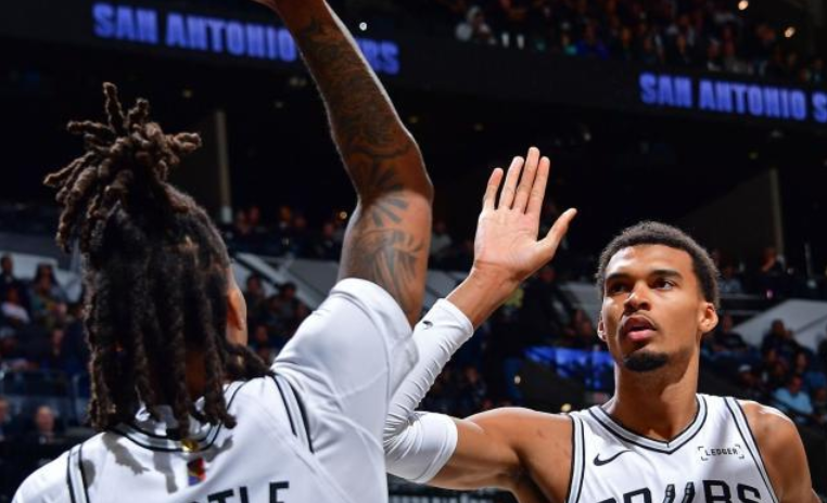 文班 & 卡斯尔蜕变 马刺双子星开创圣城新时代