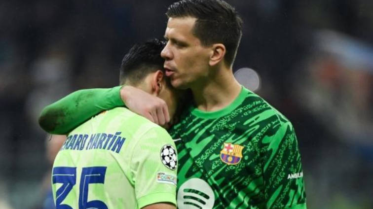 更衣室名场面：抽烟时安慰心碎小将