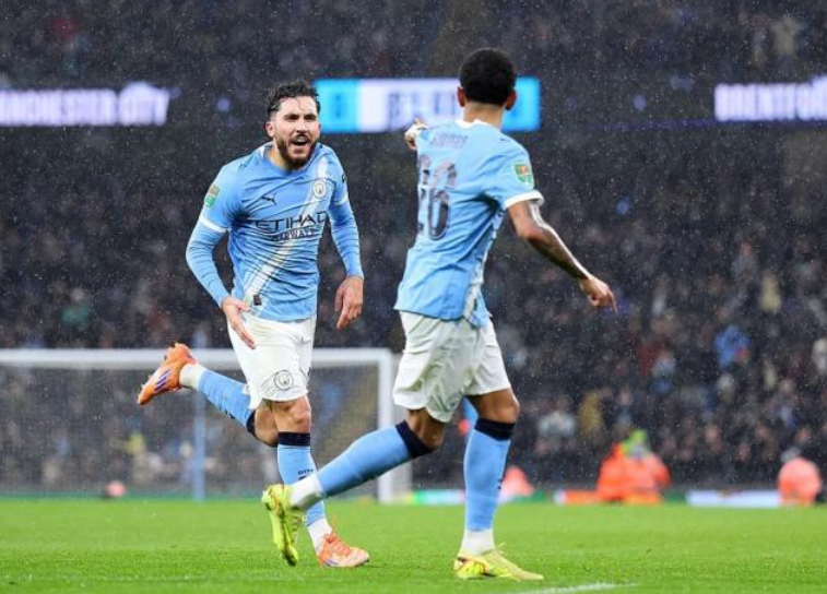 曼城 2-0 晋级 4 强 谢尔基萨维尼奥建功 青训小将首秀