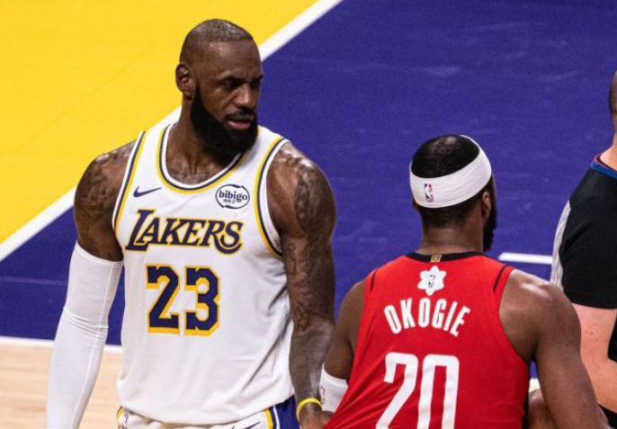 湖人三连败防守稀烂 又陷交易权衡