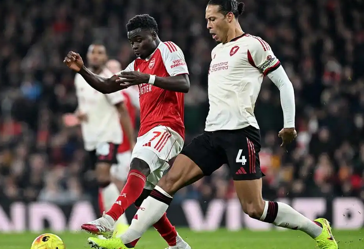 阿森纳 0-0 利物浦 枪手领跑 红军 3 连平