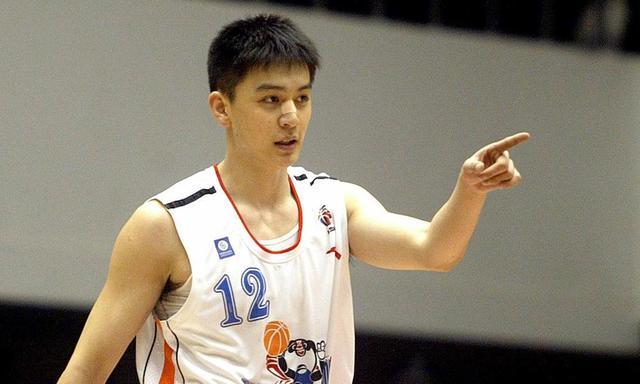 杨鸣：球员反应迟缓都是因为压力太大?