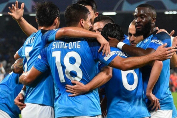 那不勒斯历史性夺得意甲冠军