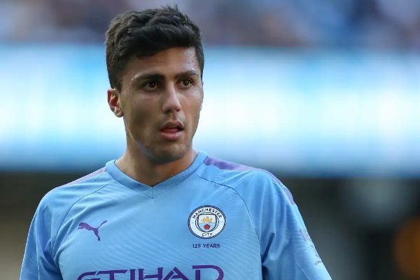 曼城中场罗德里